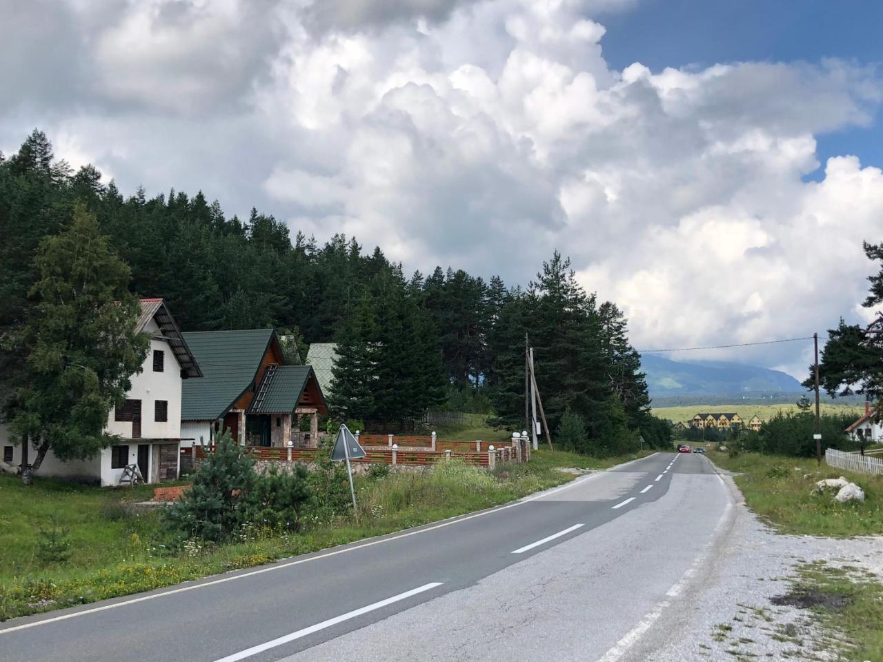 Апартаменты Kuca U Borju - House In Pines Жабляк Экстерьер фото
